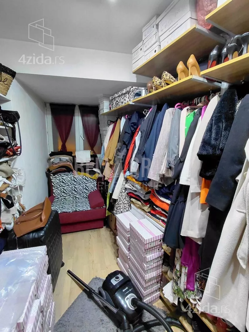 Četvoroiposoban stan | 4zida