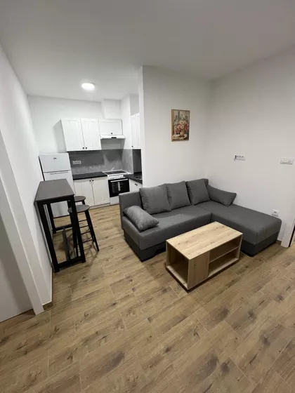 21.Oktobra 21 | 4zida.rs