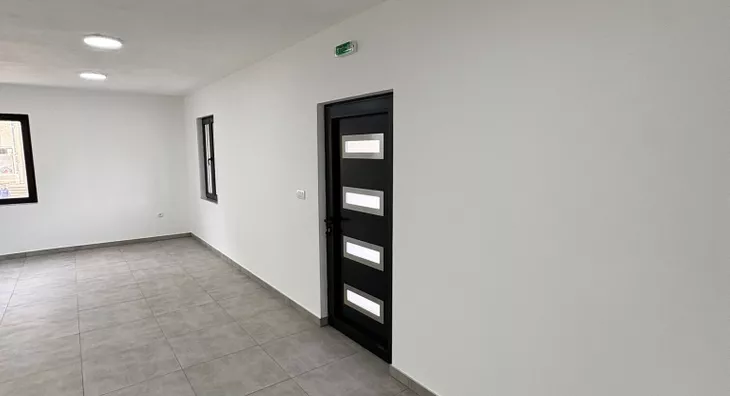 Poslovna zgrada | 4zida