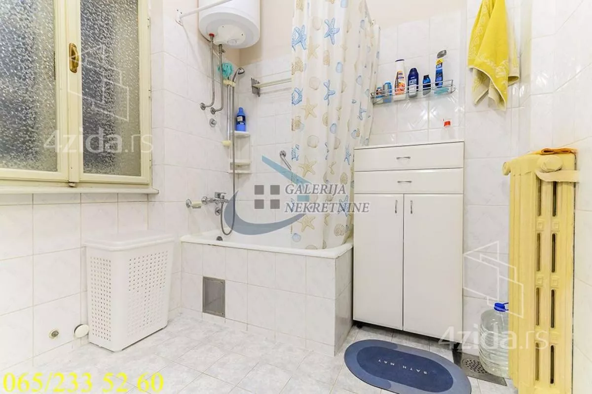 Četvoroiposoban stan | 4zida