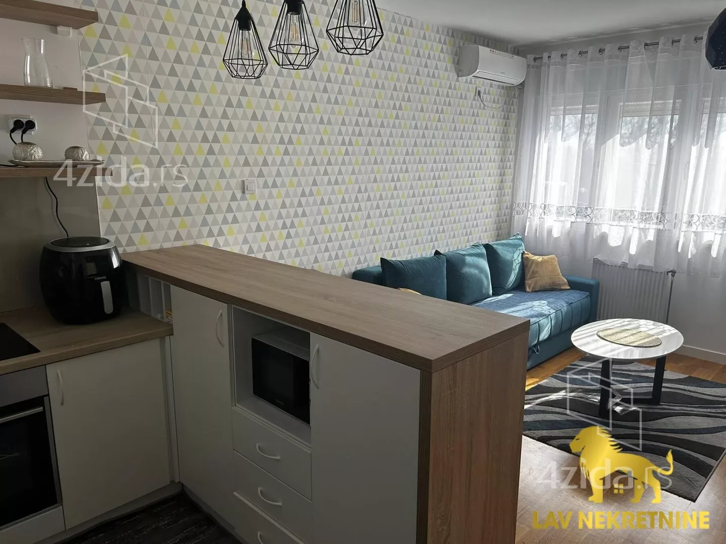 Jednoiposoban stan | 4zida