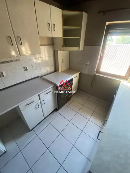 Jovana Popovića | 4zida.rs