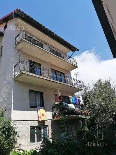 5-etažna kuća | 4zida