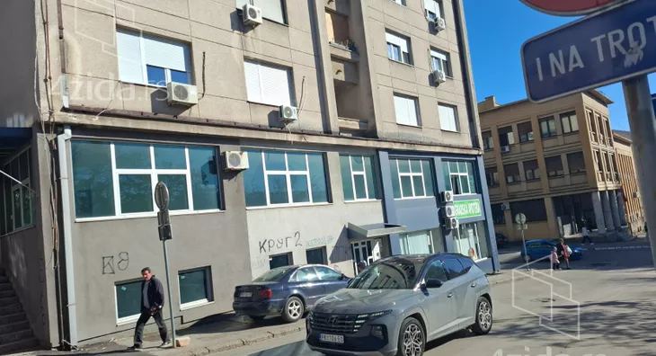 Poslovni prostor | 4zida