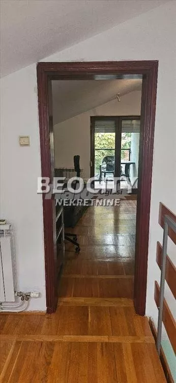 Učiteljsko Naselje | 4zida.rs
