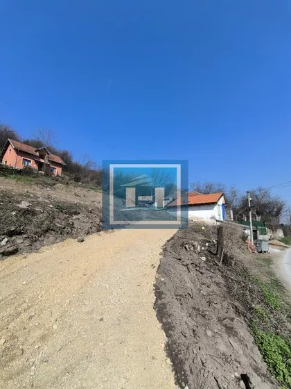 Ostrikovac | 4zida.rs