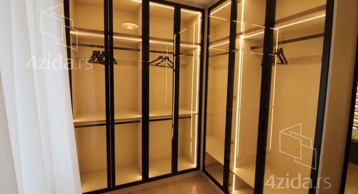 Šestosoban stan | 4zida