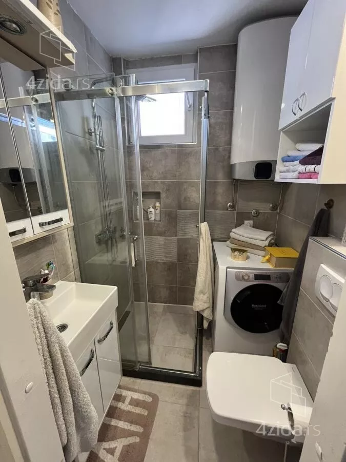 Troiposoban stan | 4zida