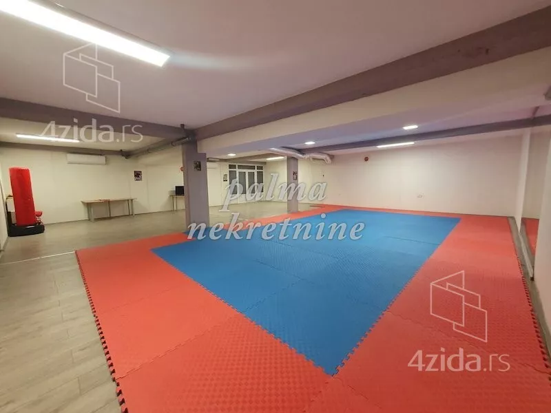 Lokal | 4zida