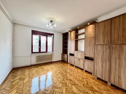 Crnogorska | 4zida.rs