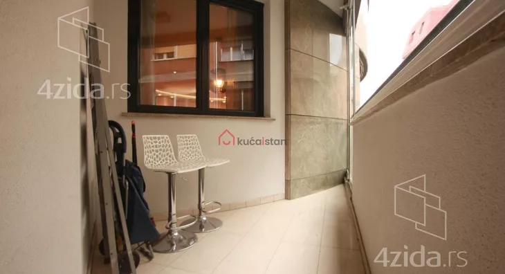 Petosoban stan | 4zida