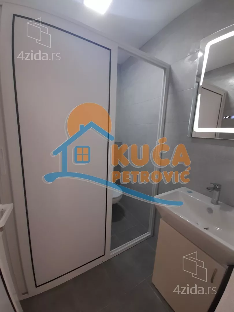 Lokal | 4zida