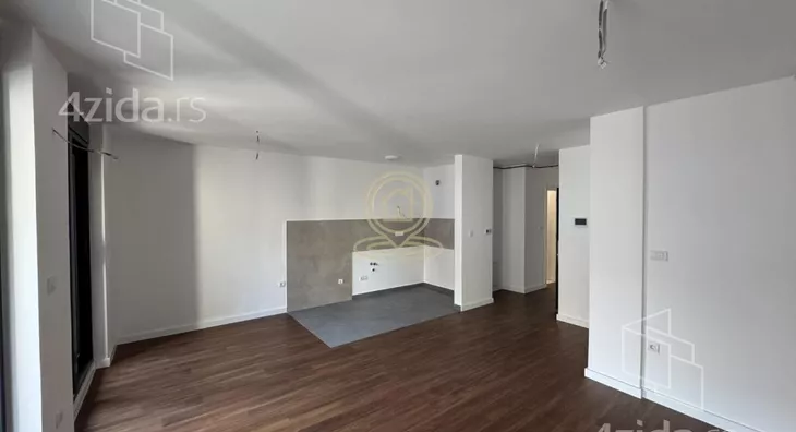 Šestosoban stan | 4zida