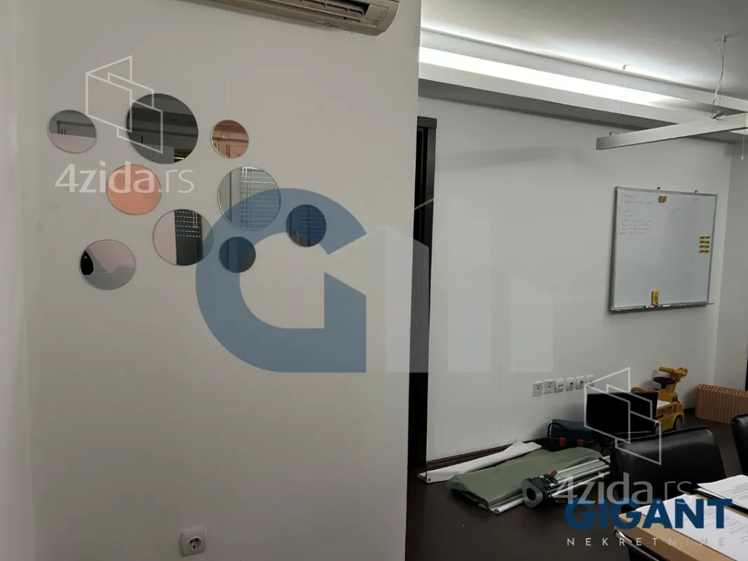 Lokal | 4zida