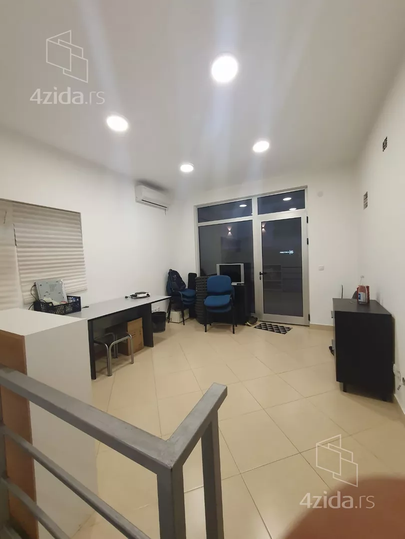 Lokal | 4zida