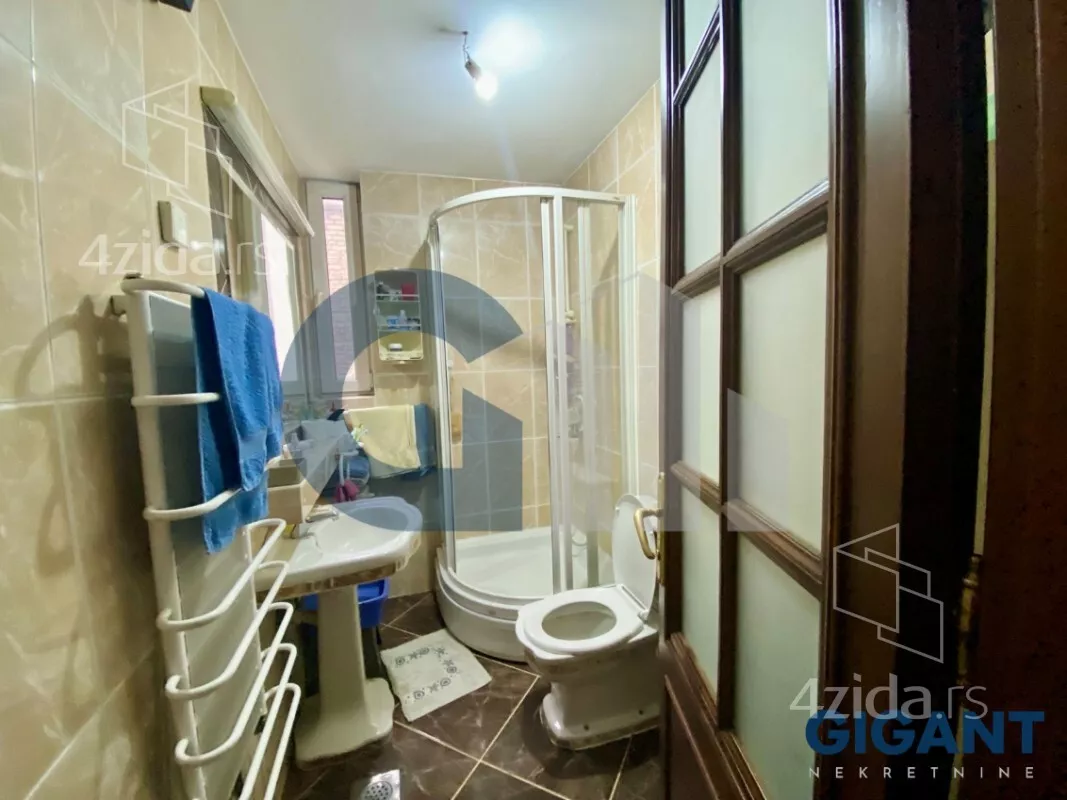 Petosoban stan | 4zida