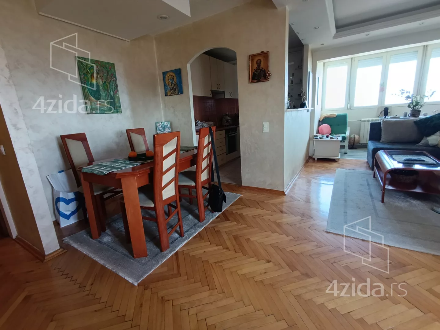 Troiposoban stan | 4zida