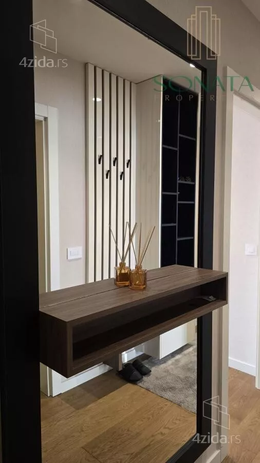 Petosoban stan | 4zida