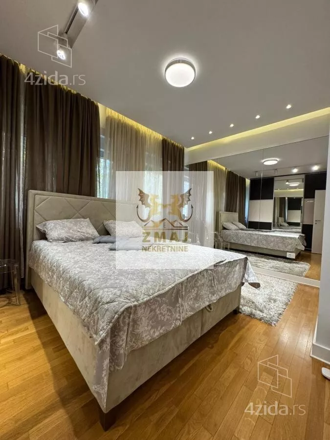 Sedmosoban stan | 4zida