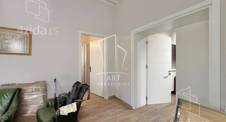 Petoiposoban stan | 4zida