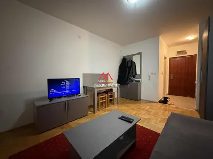 Tone Hadžića | 4zida.rs