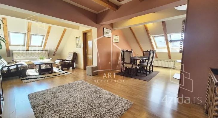 Četvoroiposoban stan | 4zida