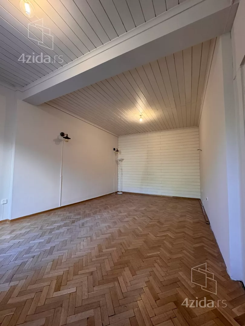 Četvoroiposoban stan | 4zida