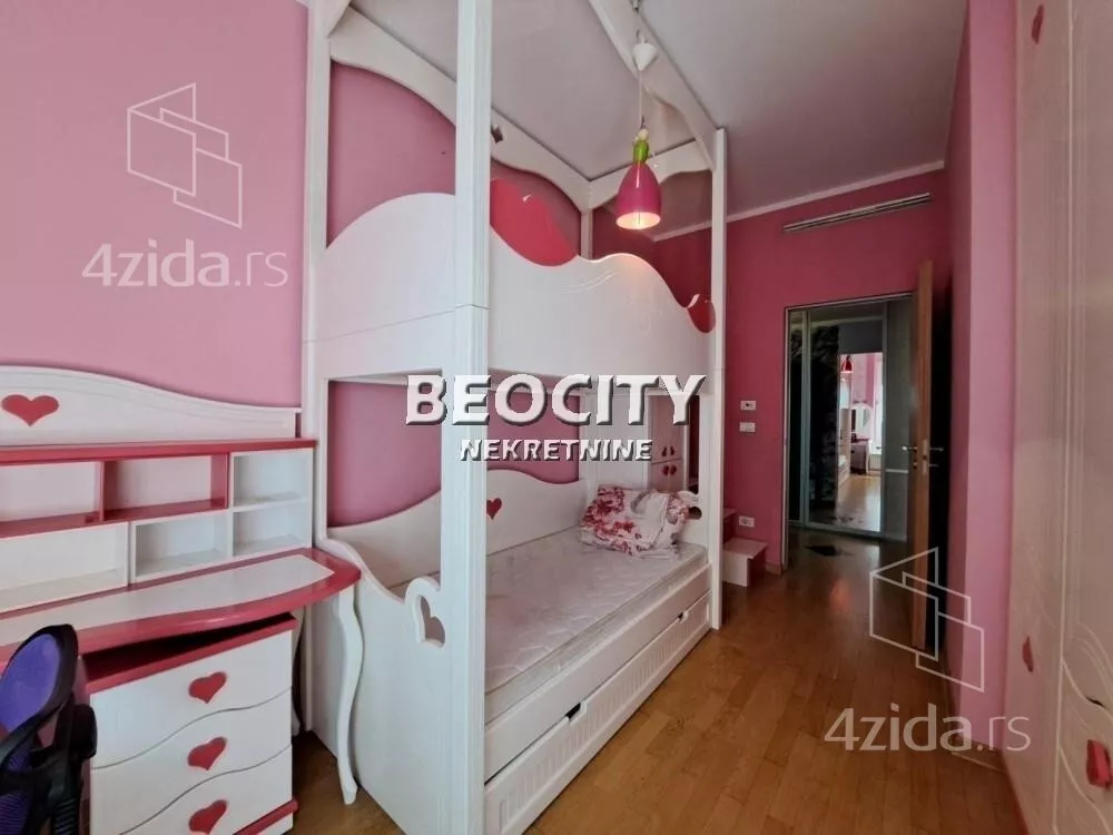 Četvoroiposoban stan | 4zida
