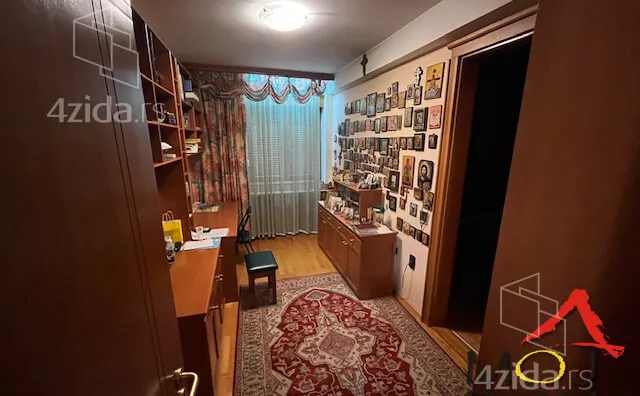 Petosoban stan | 4zida