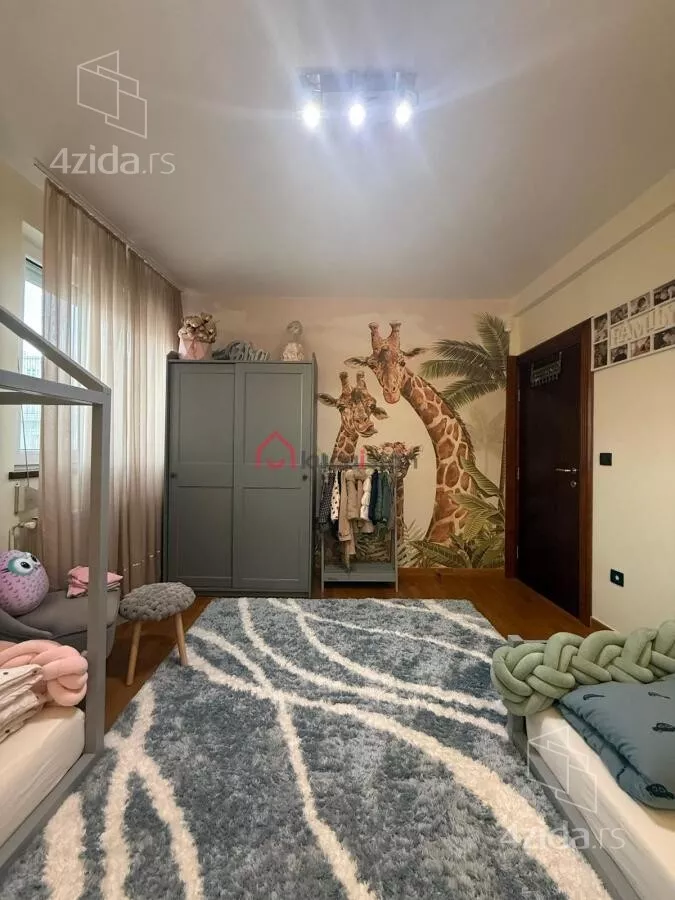 Petosoban stan | 4zida