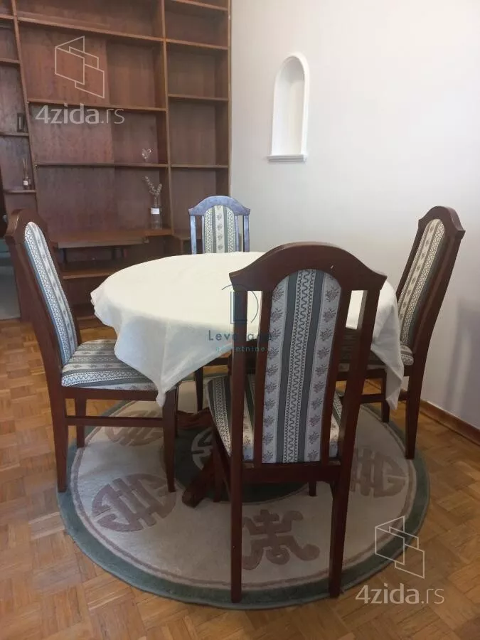 Troiposoban stan | 4zida