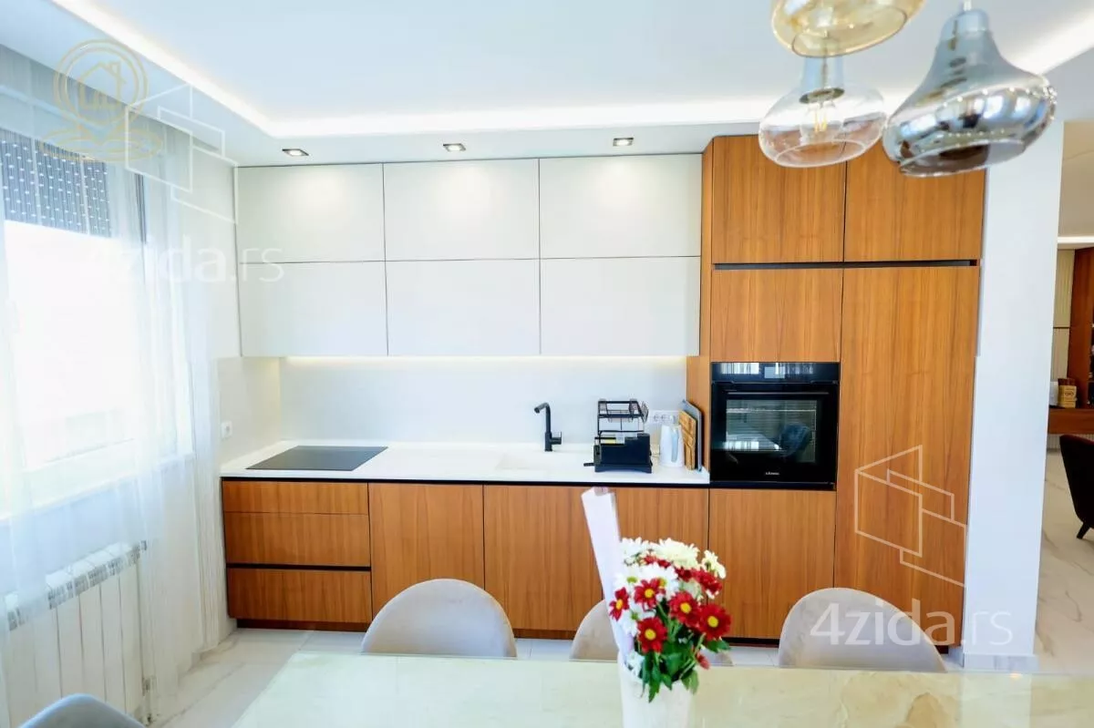 Petosoban stan | 4zida