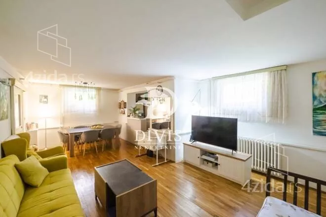 Četvoroiposoban stan | 4zida