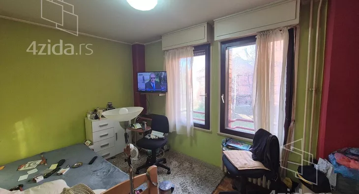 Četvoroiposoban stan | 4zida