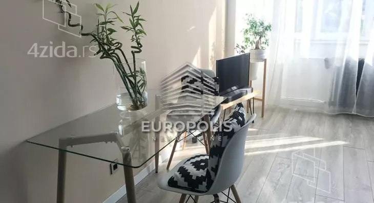 Četvoroiposoban stan | 4zida