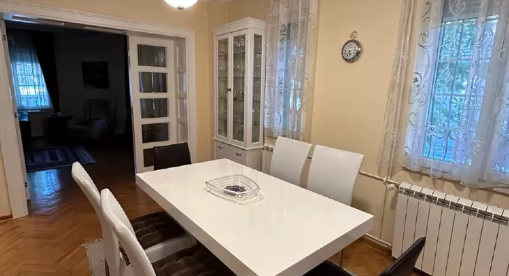 5-etažna kuća | 4zida