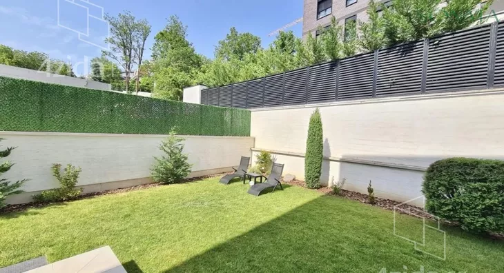 Šestosoban stan | 4zida