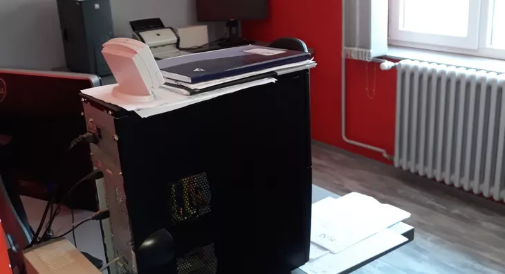 Poslovna zgrada | 4zida