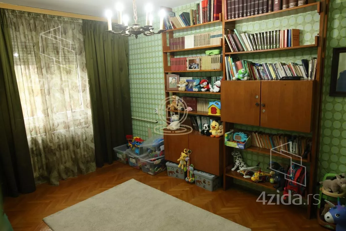 Petosoban stan | 4zida