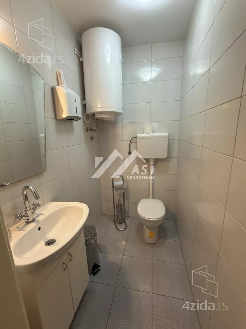 Četvoroiposoban stan | 4zida