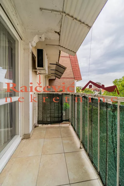Brace Baruh | 4zida.rs