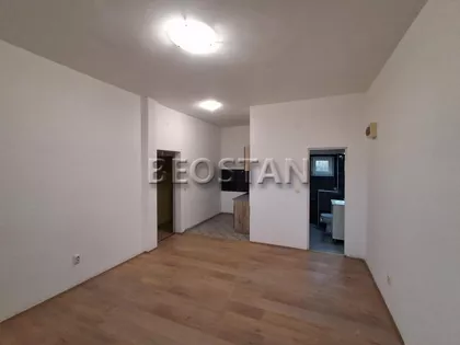 Angela Sureva | 4zida.rs