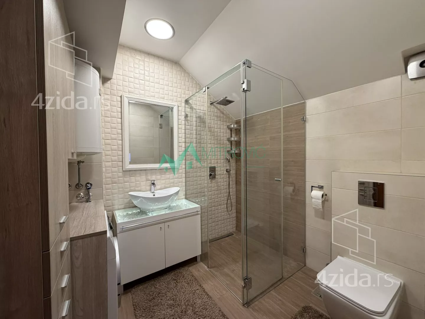 Četvoroiposoban stan | 4zida