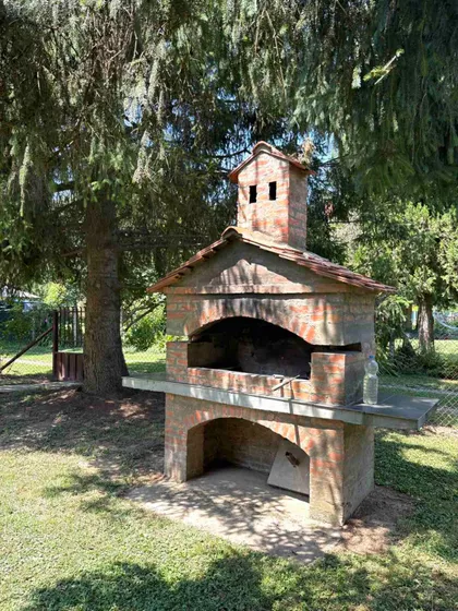 Crna Bara | 4zida.rs