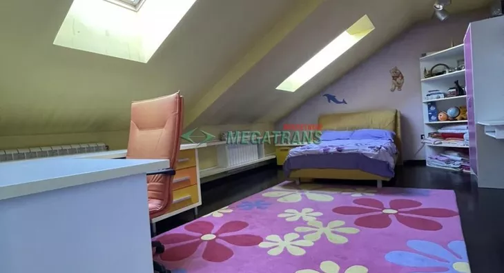 Šestosoban stan | 4zida