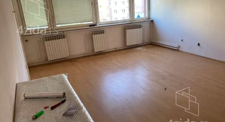 Poslovna zgrada | 4zida