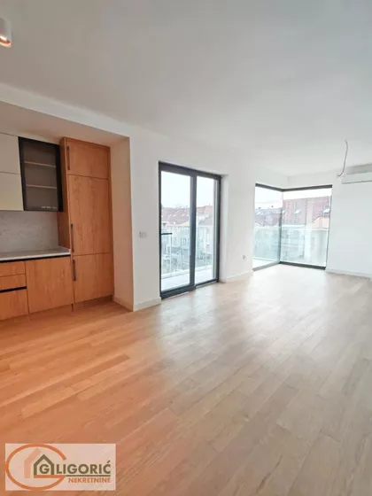 Milana Rakića | 4zida.rs