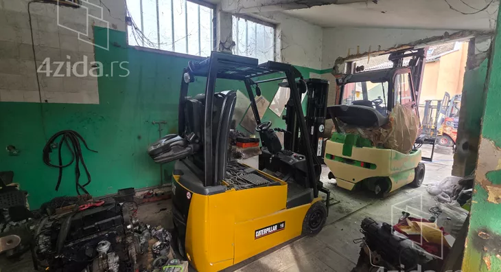 Poslovna zgrada | 4zida