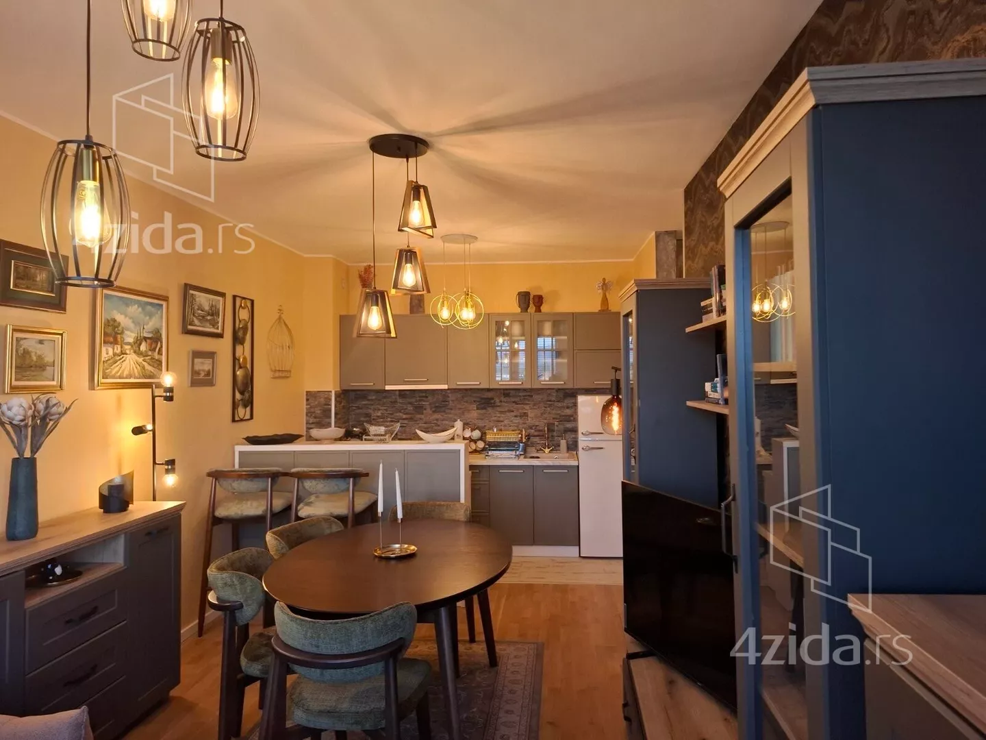 Dvoiposoban stan | 4zida