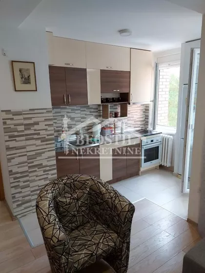 22. oktobra | 4zida.rs